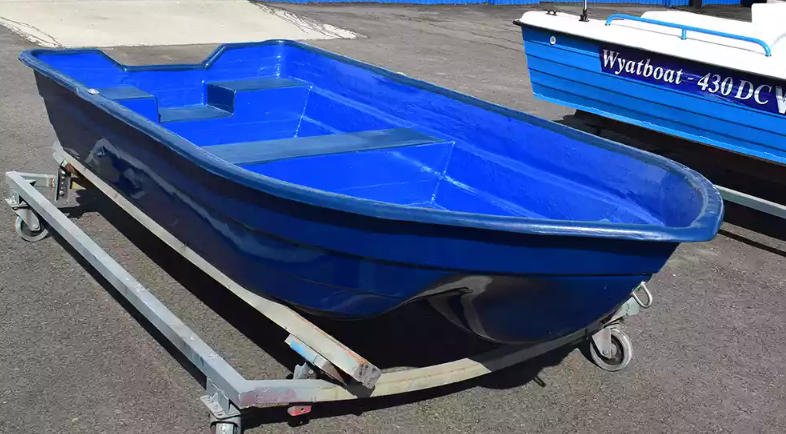 Стеклопластиковая лодка Neman-340 (тримаран) в Томске