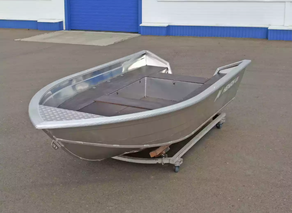 Алюминиевая лодка  Неман-420 в Томске