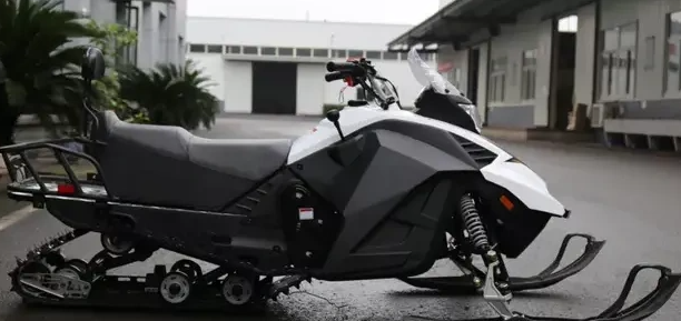 Снегоход ULAR 220 в Томске