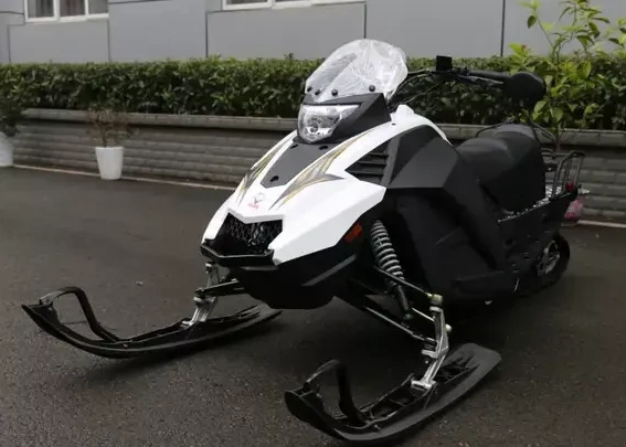 Снегоход ULAR 220 в Томске