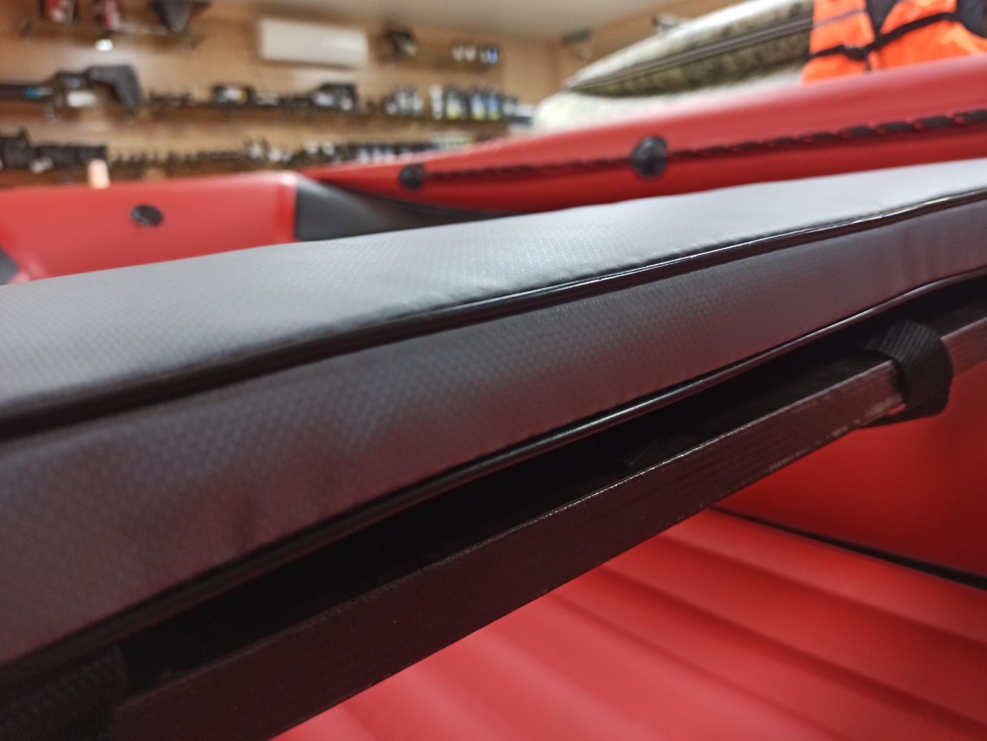 КОМПЛЕКТ МЯГКИХ НАКЛАДОК С СУМКОЙ ДЛЯ ЛОДОК 90Х20 СЕРЫЙ в Томске