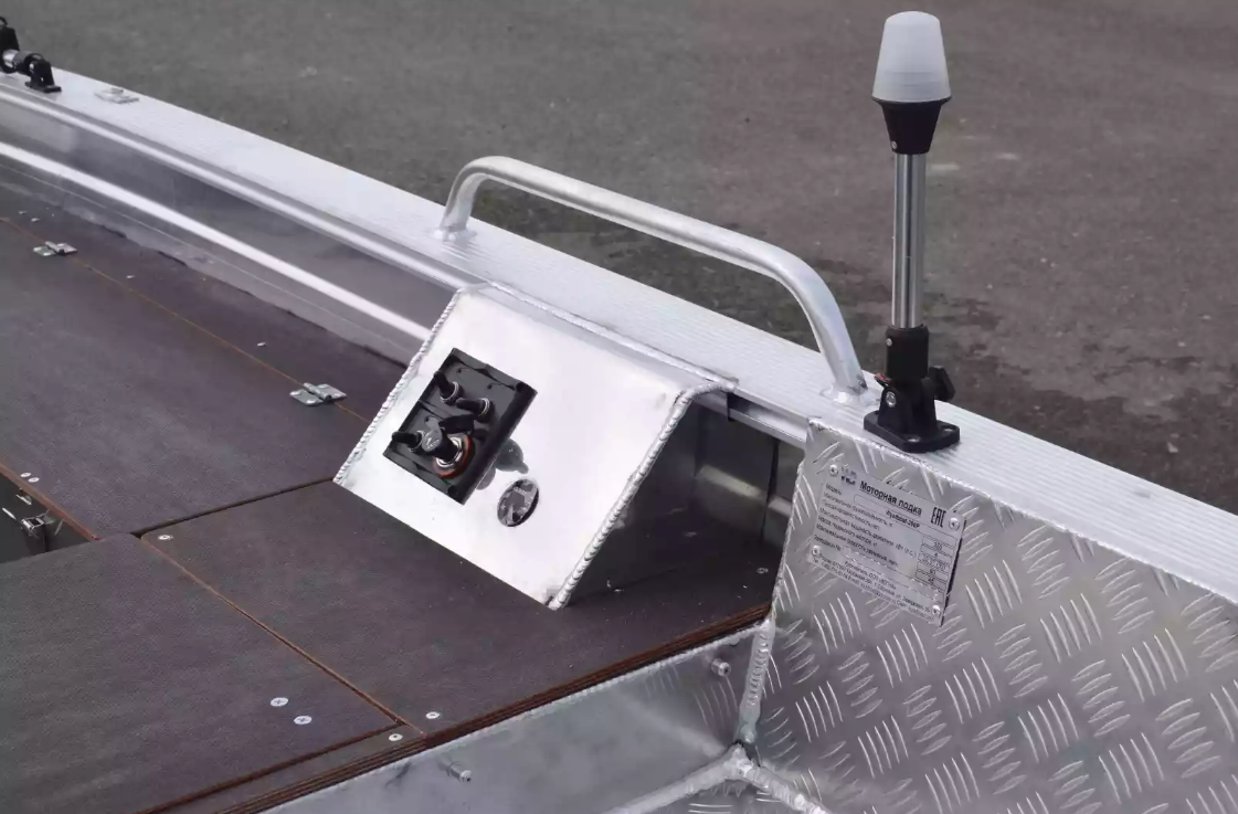 Алюминиевая лодка Wyatboat-390РМ в Томске