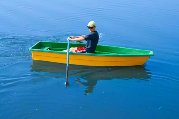 Стеклопластиковая лодка Малютка в Томске