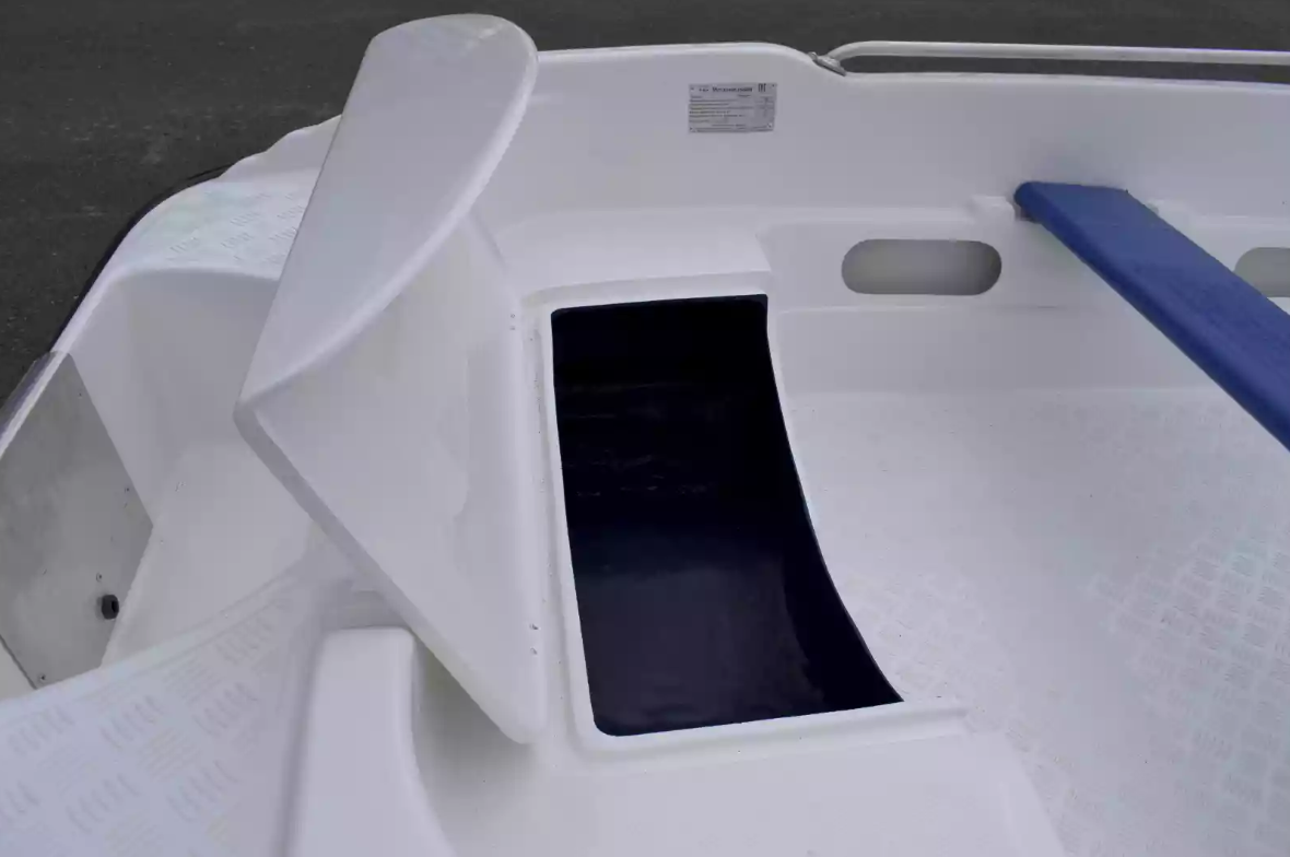 Стеклопластиковая лодка Пингвин New (тримаран) в Томске