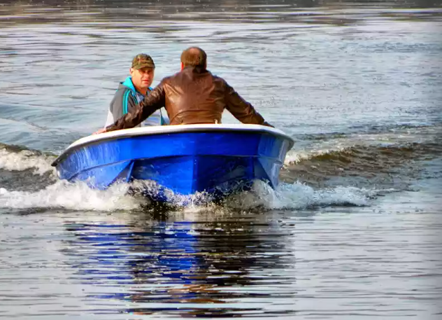 Стеклопластиковая лодка Wyatboat 430 тримаран в Томске