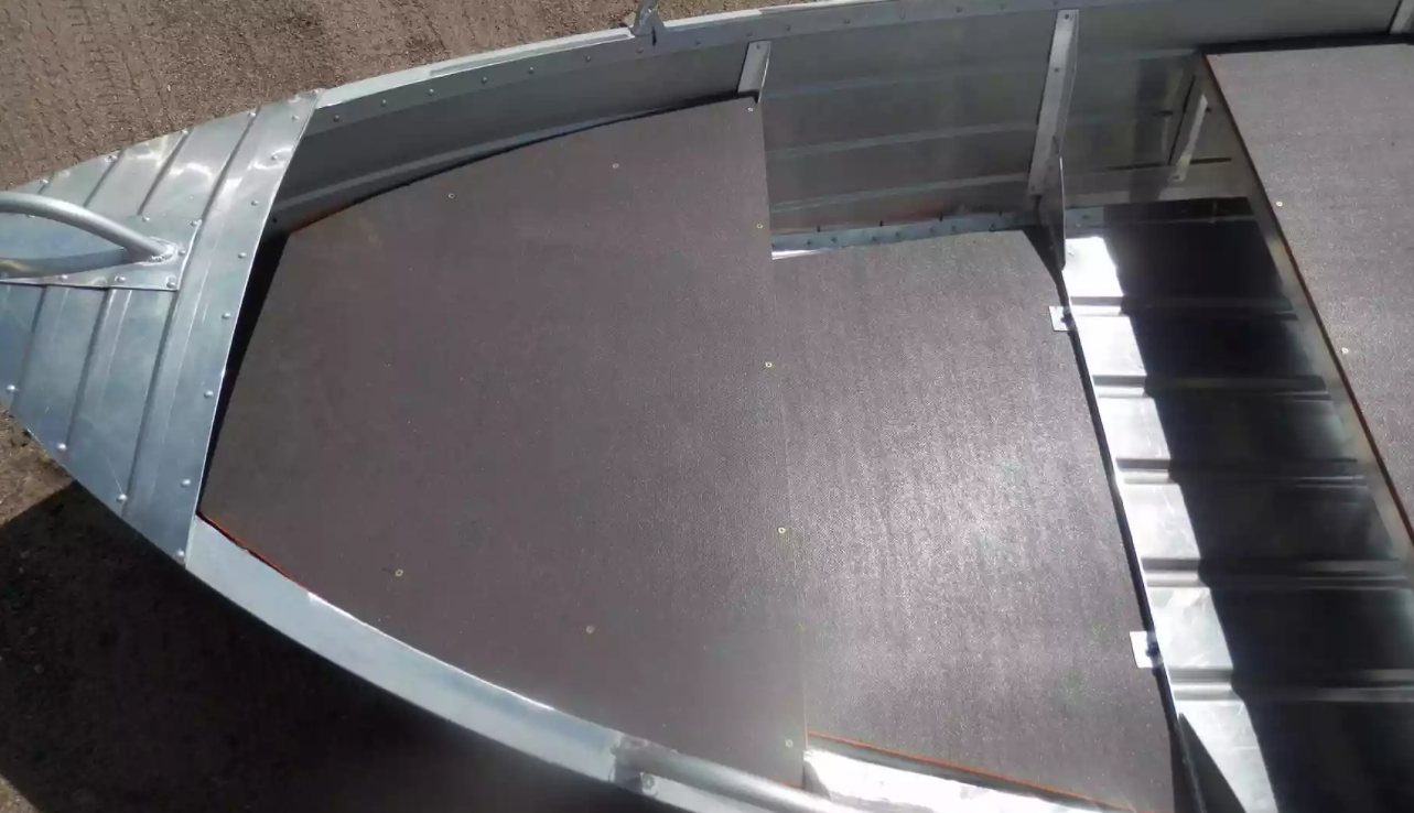 Алюминиевая лодка Вятка-Профи 32 в Томске