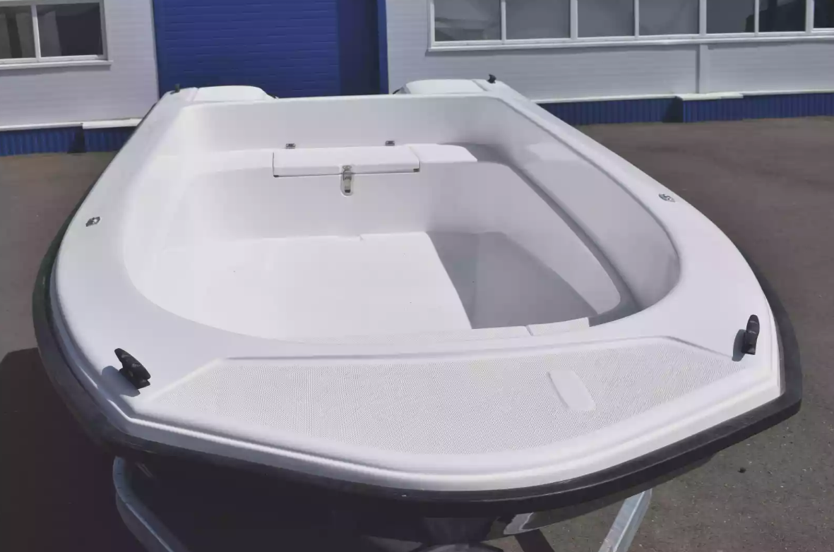 Стеклопластиковая лодка Wyatboat 430 тримаран в Томске