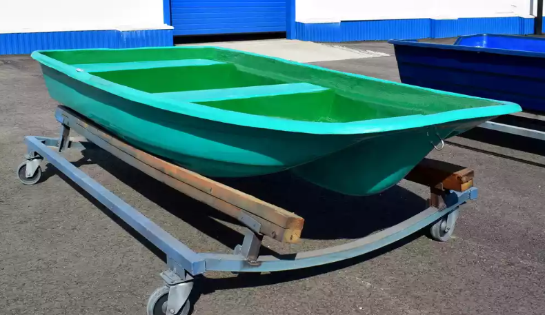 Стеклопластиковая лодка Старт (тримаран) в Томске