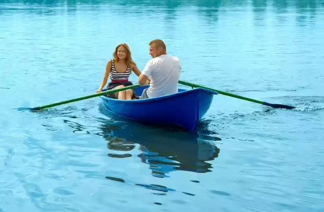 Стеклопластиковая лодка Дельфин в Томске