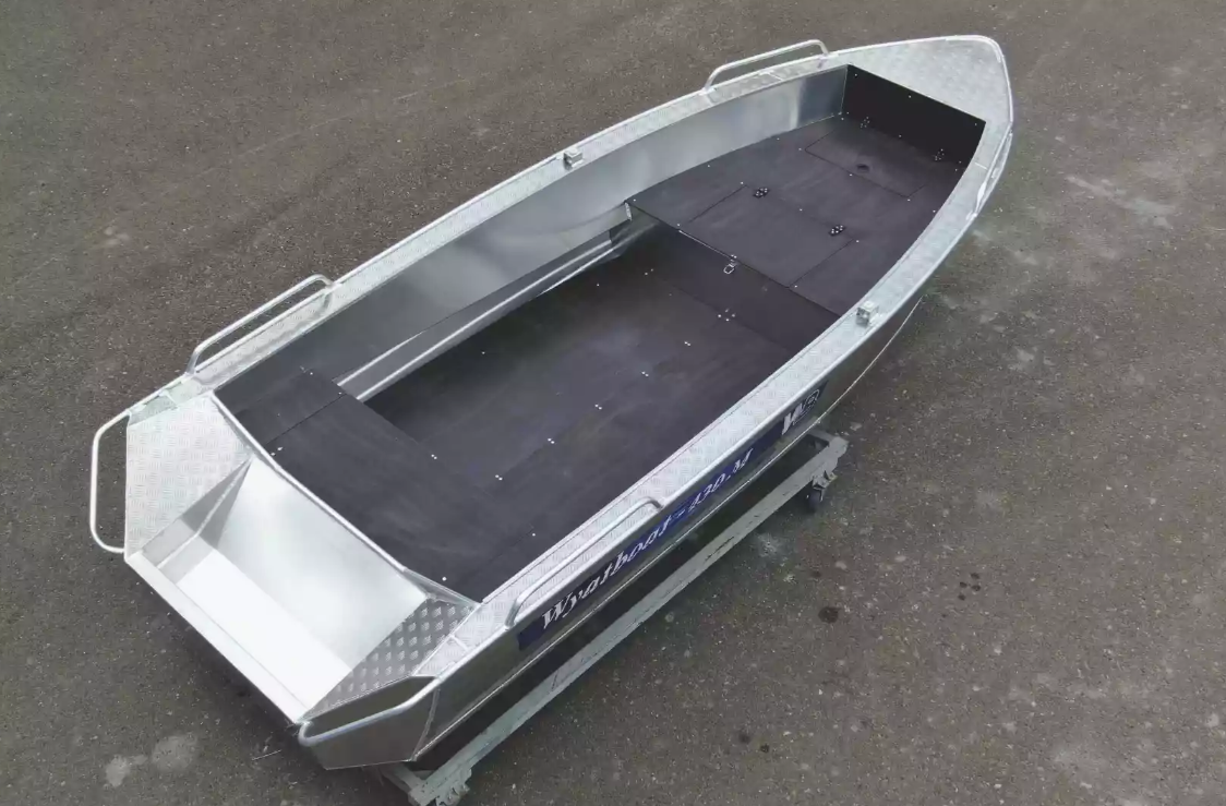 Алюминиевая лодка  Wyatboat-430М FISH в Томске