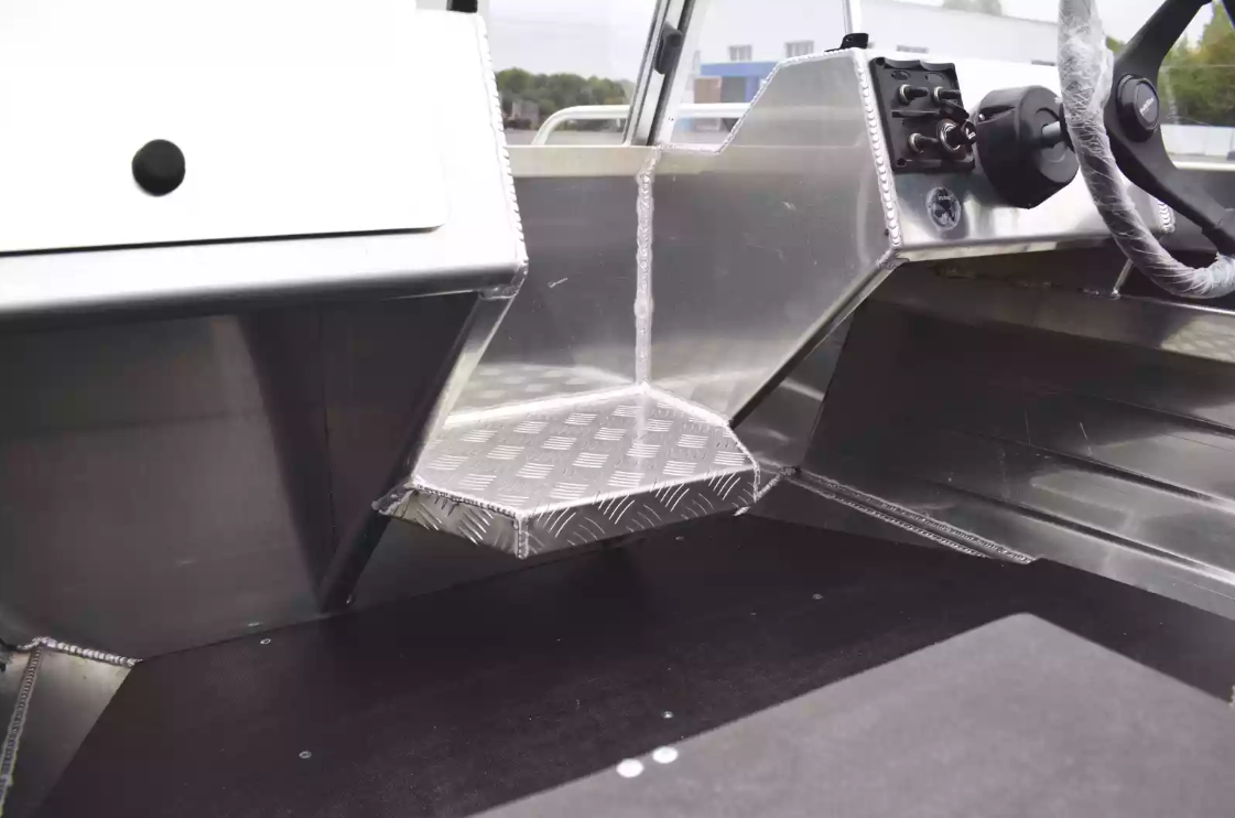 Алюминиевая лодка  Neman-400 PRO в Томске