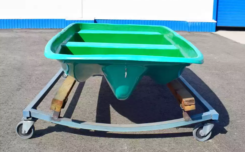 Стеклопластиковая лодка Старт (тримаран) в Томске