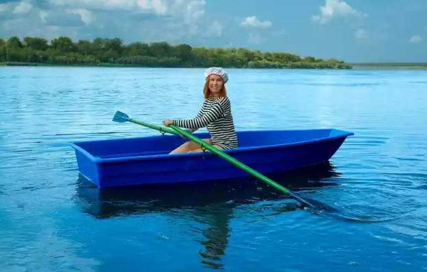 Стеклопластиковая лодка Малютка в Томске