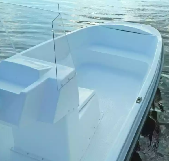 Стеклопластиковая лодка Пингвин с консолью (тримаран) в Томске