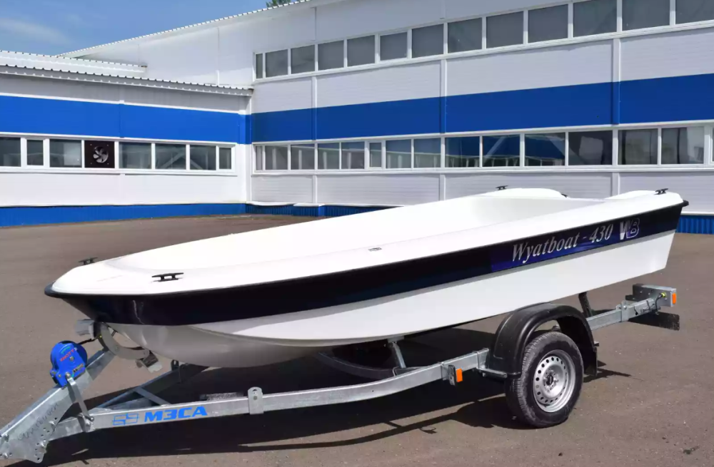 Стеклопластиковая лодка Wyatboat 430 тримаран в Томске