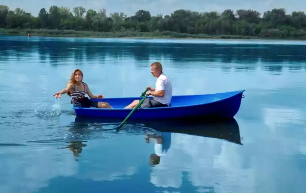 Стеклопластиковая лодка Дельфин в Томске