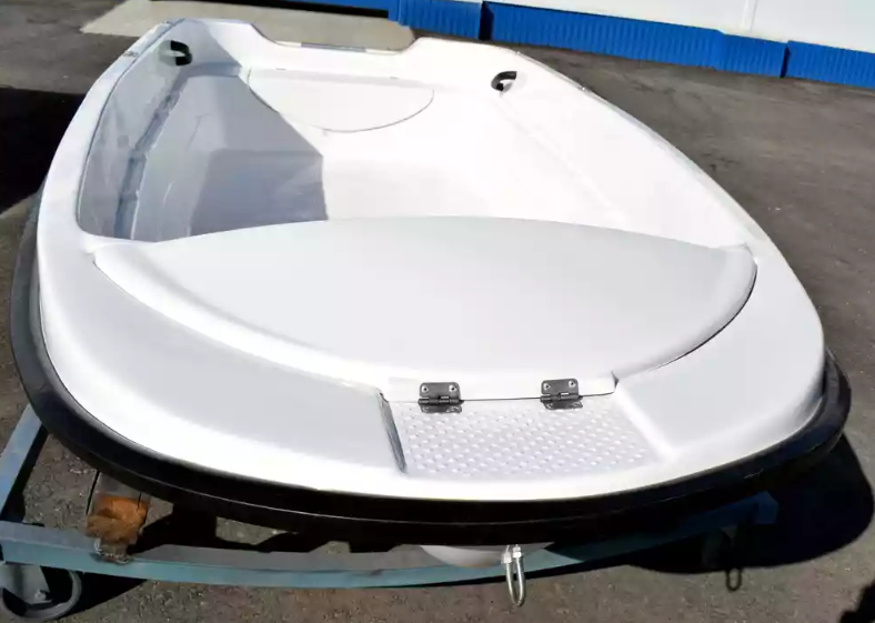 Стеклопластиковая лодка Пингвин (тримаран) в Томске