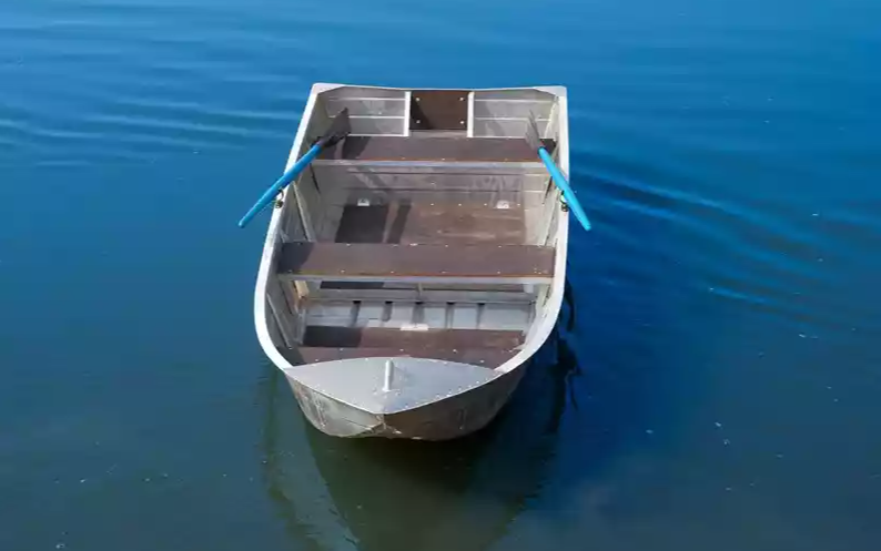 Алюминиевая лодка Вятка-Профи 37 в Томске