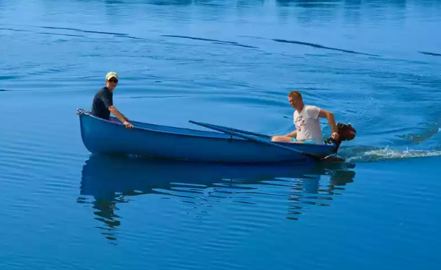 Стеклопластиковая лодка Омуль в Томске