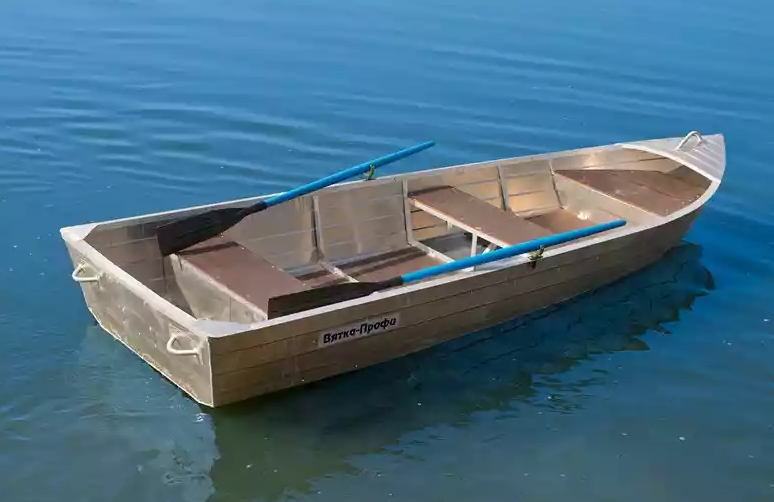 Алюминиевая лодка Вятка-Профи 32 в Томске