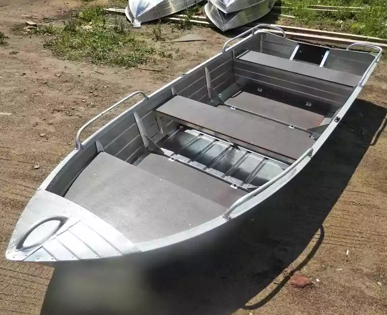 Алюминиевая лодка Вятка-Профи 37 в Томске