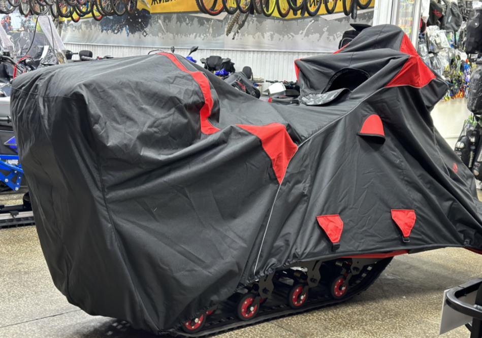 Чехол транспорт. снегохода IKUDZO HUNTER черно-красный Оксфорд ПРЕМИУМ качества с лого IKUDZO в Томске