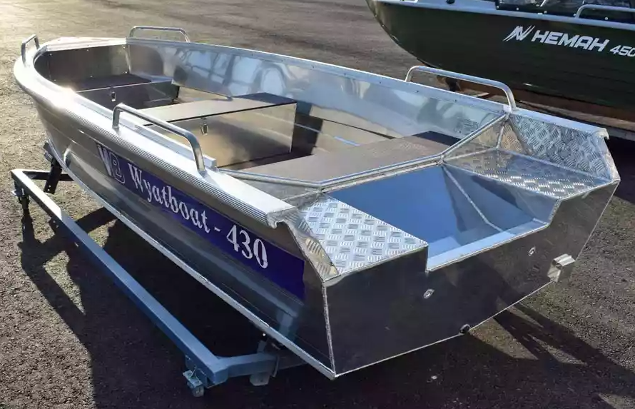 Алюминиевая лодка  Wyatboat-430 Р в Томске