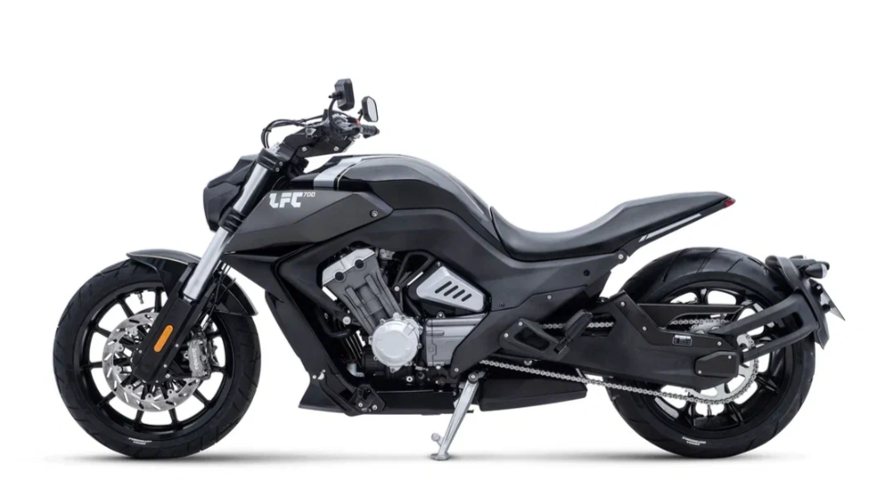 Мотоцикл Benda LFC 700 в Томске