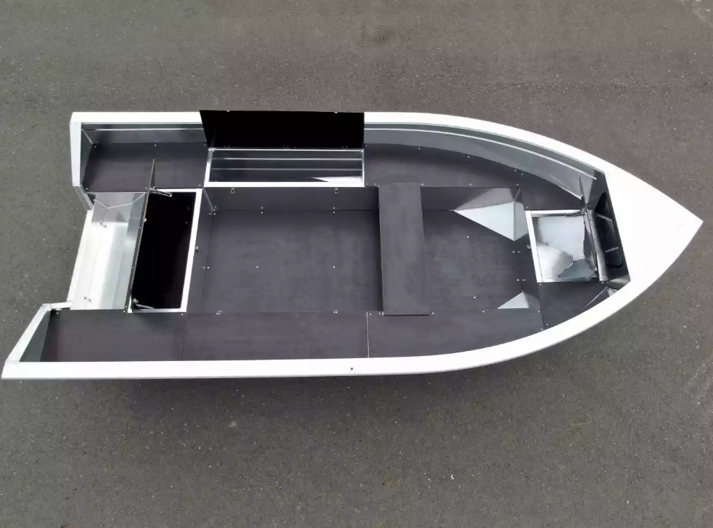 Алюминиевая лодка  Неман-420 в Томске