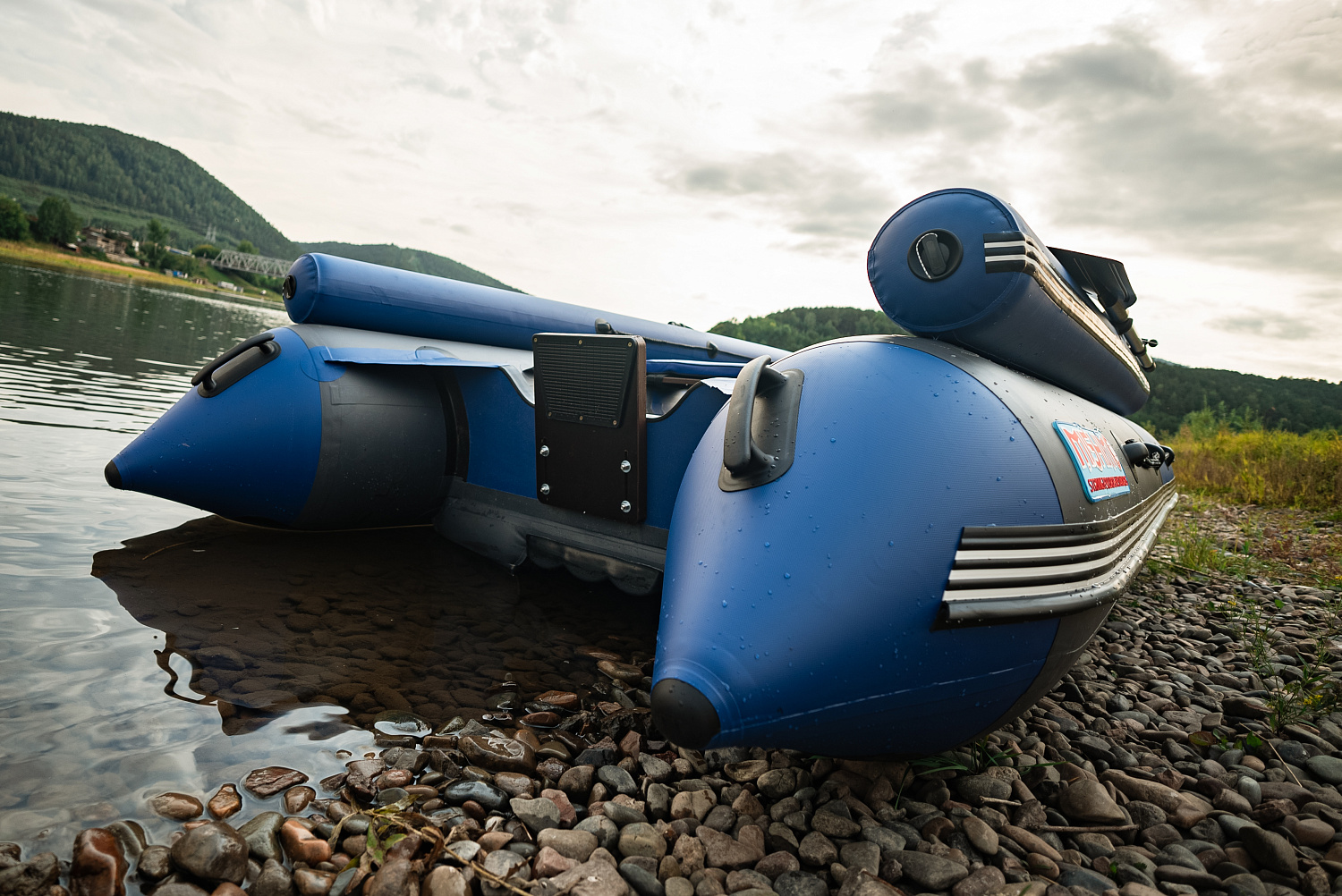 Лодка MISHIMO RIVER FJET PRO 430  под водомет в Томске