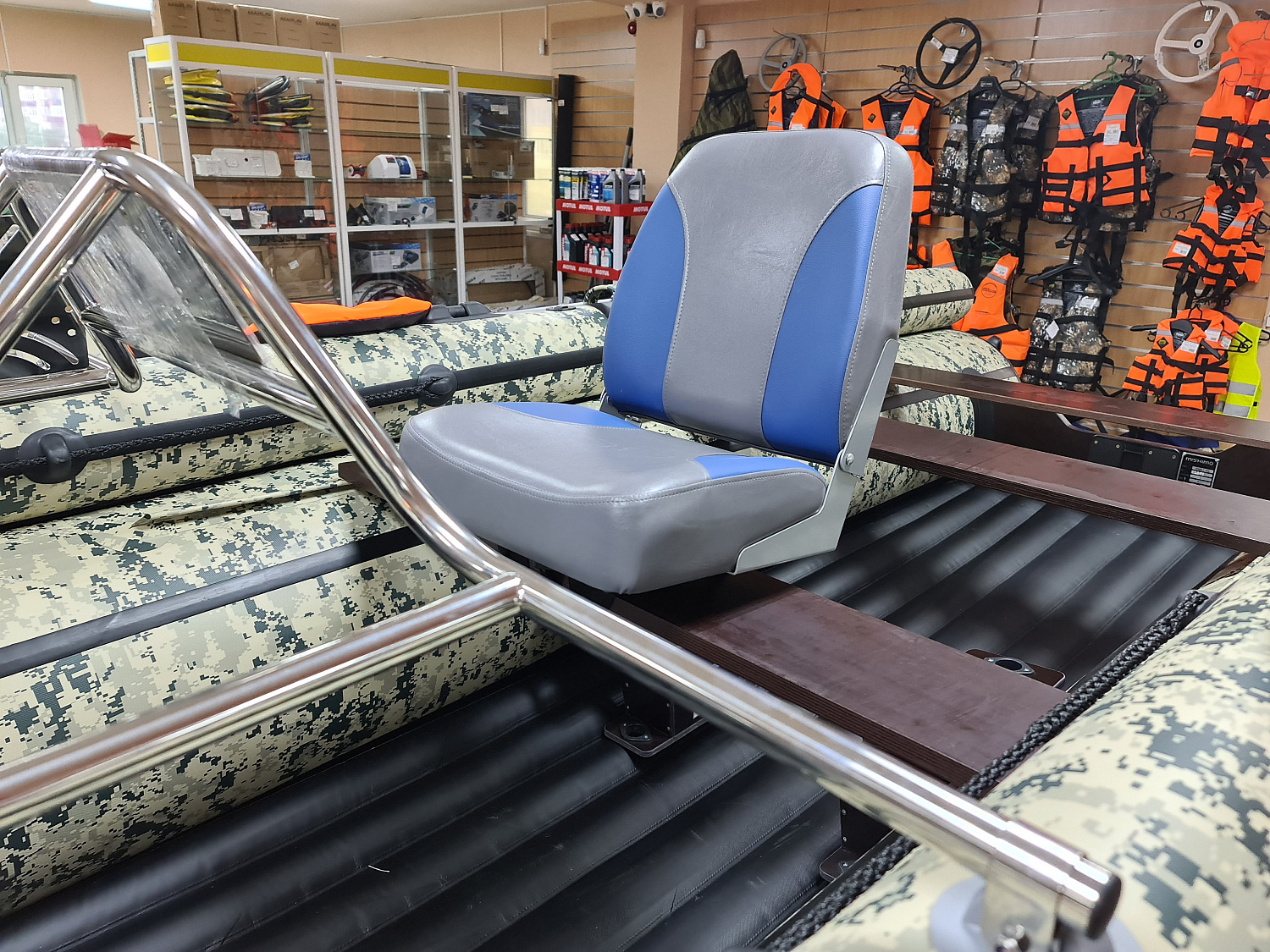 КРЕСЛО МЯГКОЕ РАСКЛАДНОЕ С ПОВОРОТНЫМ МЕХАНИЗМОМ ДЛЯ ЛОДОК в Томске