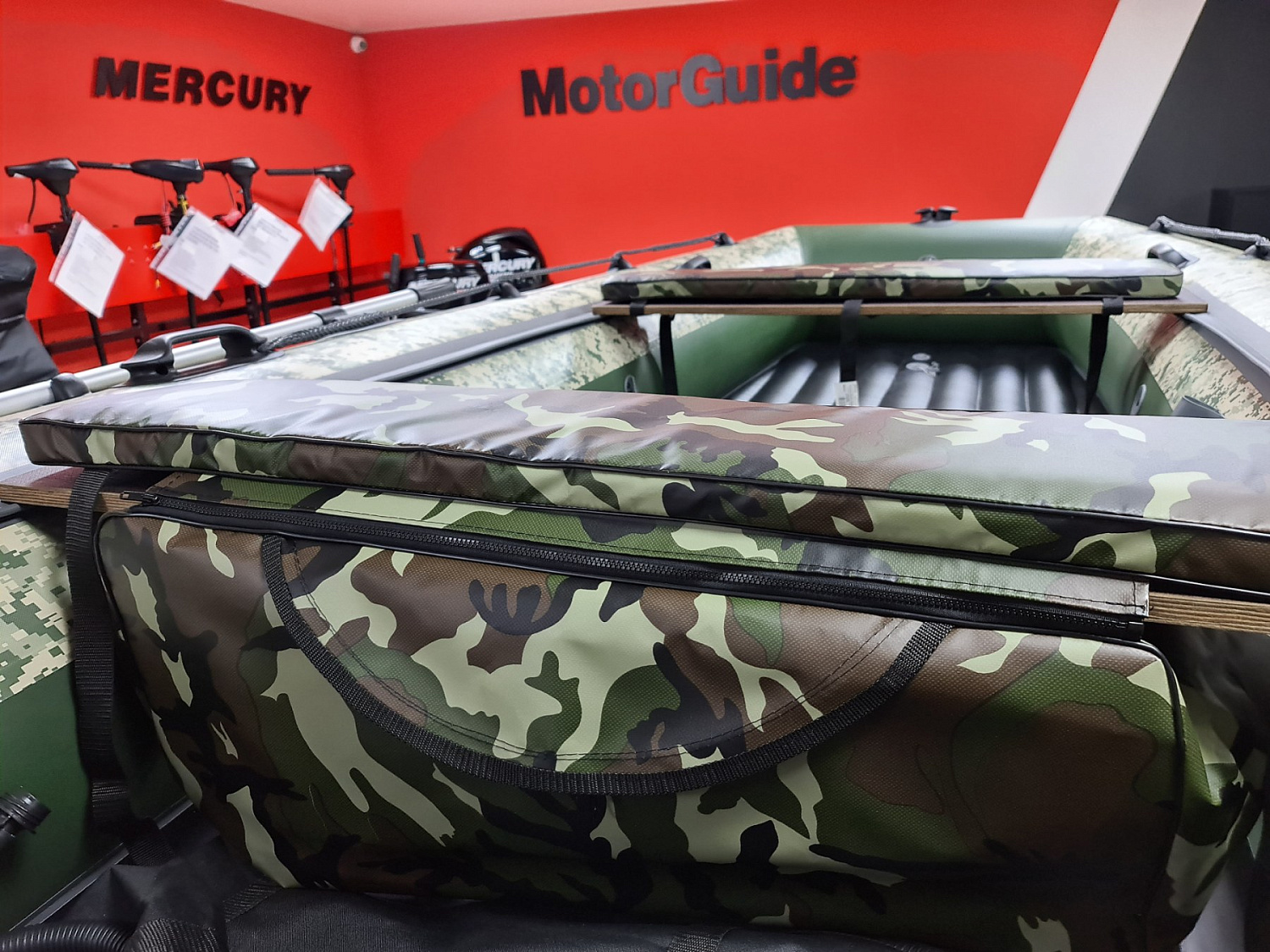 КОМПЛЕКТ МЯГКИХ НАКЛАДОК С СУМКОЙ ДЛЯ ЛОДОК 105Х20 КАМУФЛЯЖ в Томске