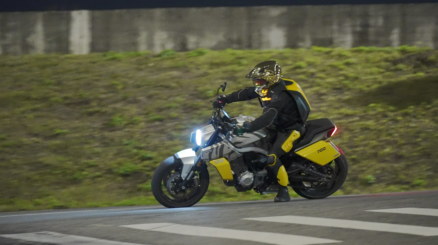 Мотоцикл Benda LFS 700 в Томске