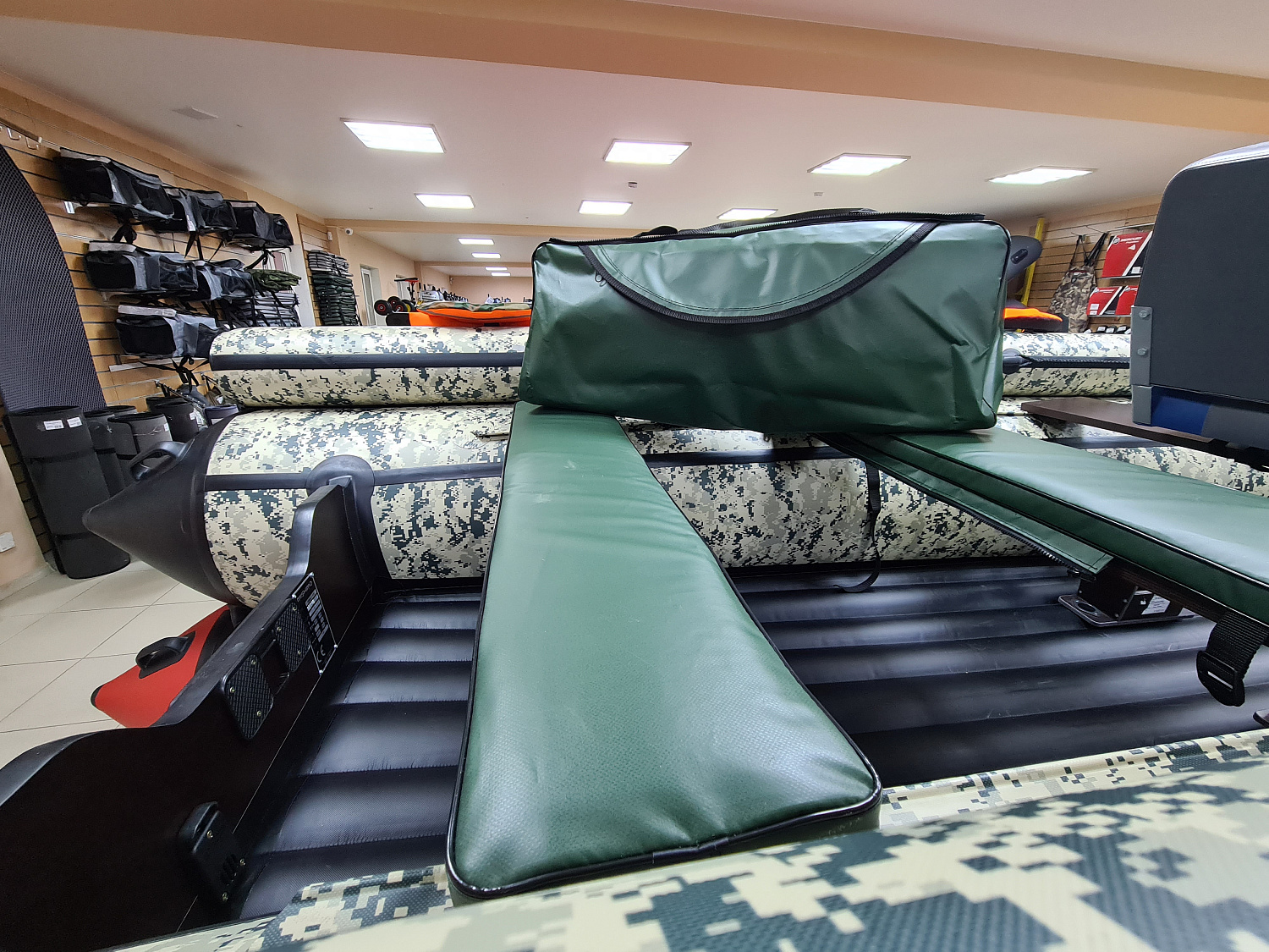 КОМПЛЕКТ МЯГКИХ НАКЛАДОК С СУМКОЙ ДЛЯ ЛОДОК 110Х20 ЗЕЛЕНЫЙ в Томске