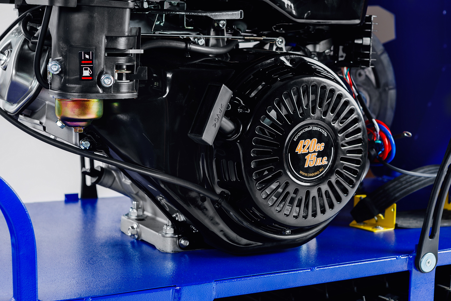 Мотобуксировщик SNOW DOG 17 с эл. запуском (DINKING) в Томске