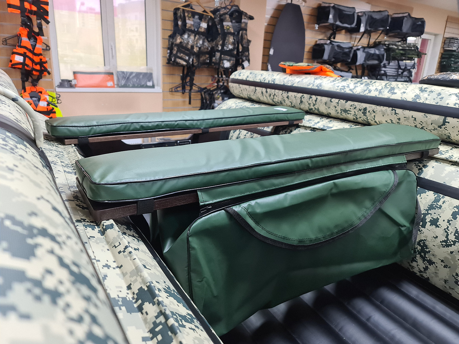 КОМПЛЕКТ МЯГКИХ НАКЛАДОК С СУМКОЙ ДЛЯ ЛОДОК 110Х20 ЗЕЛЕНЫЙ в Томске