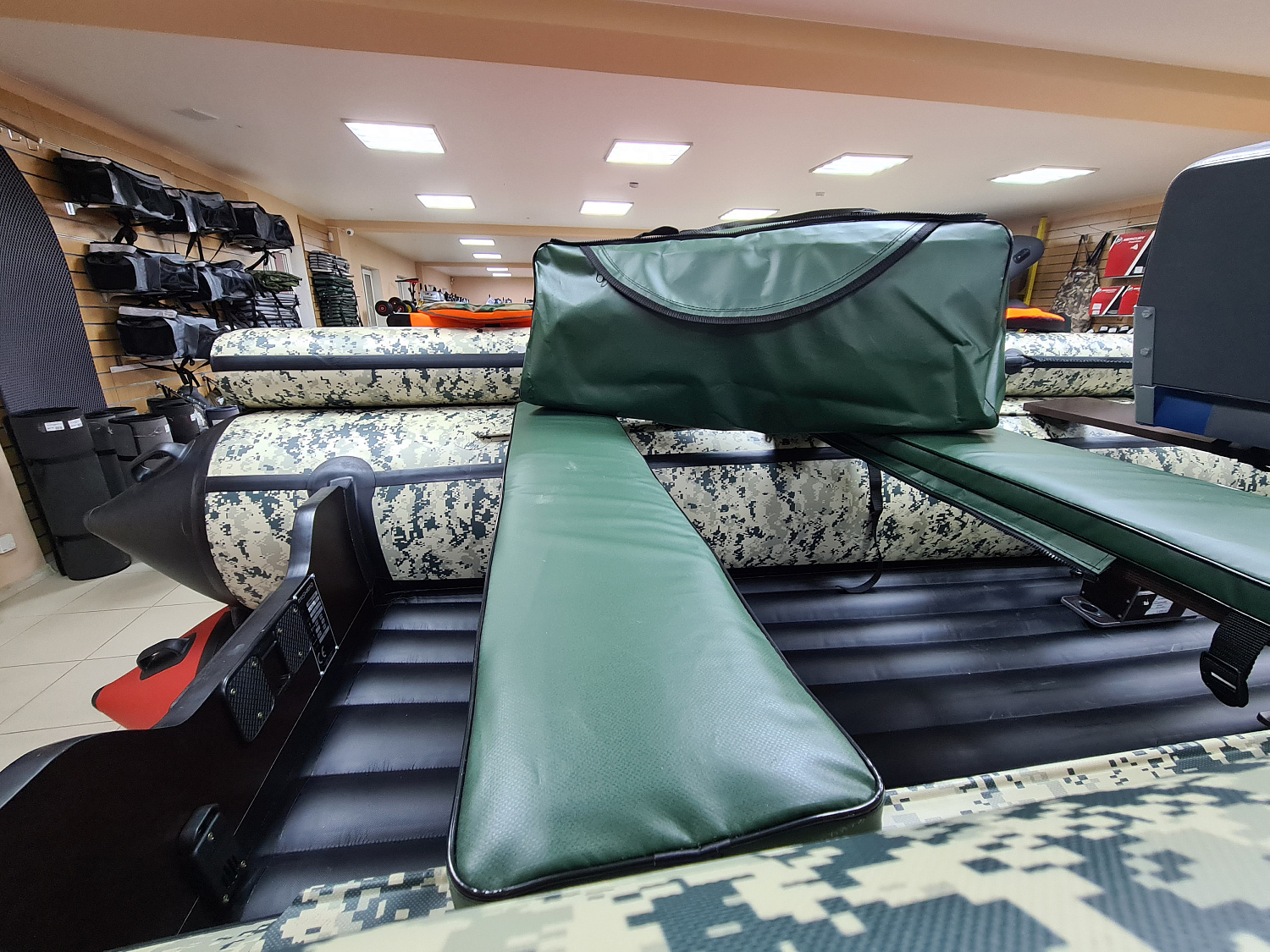 КОМПЛЕКТ МЯГКИХ НАКЛАДОК С СУМКОЙ ДЛЯ ЛОДОК 110Х20 ЗЕЛЕНЫЙ в Томске